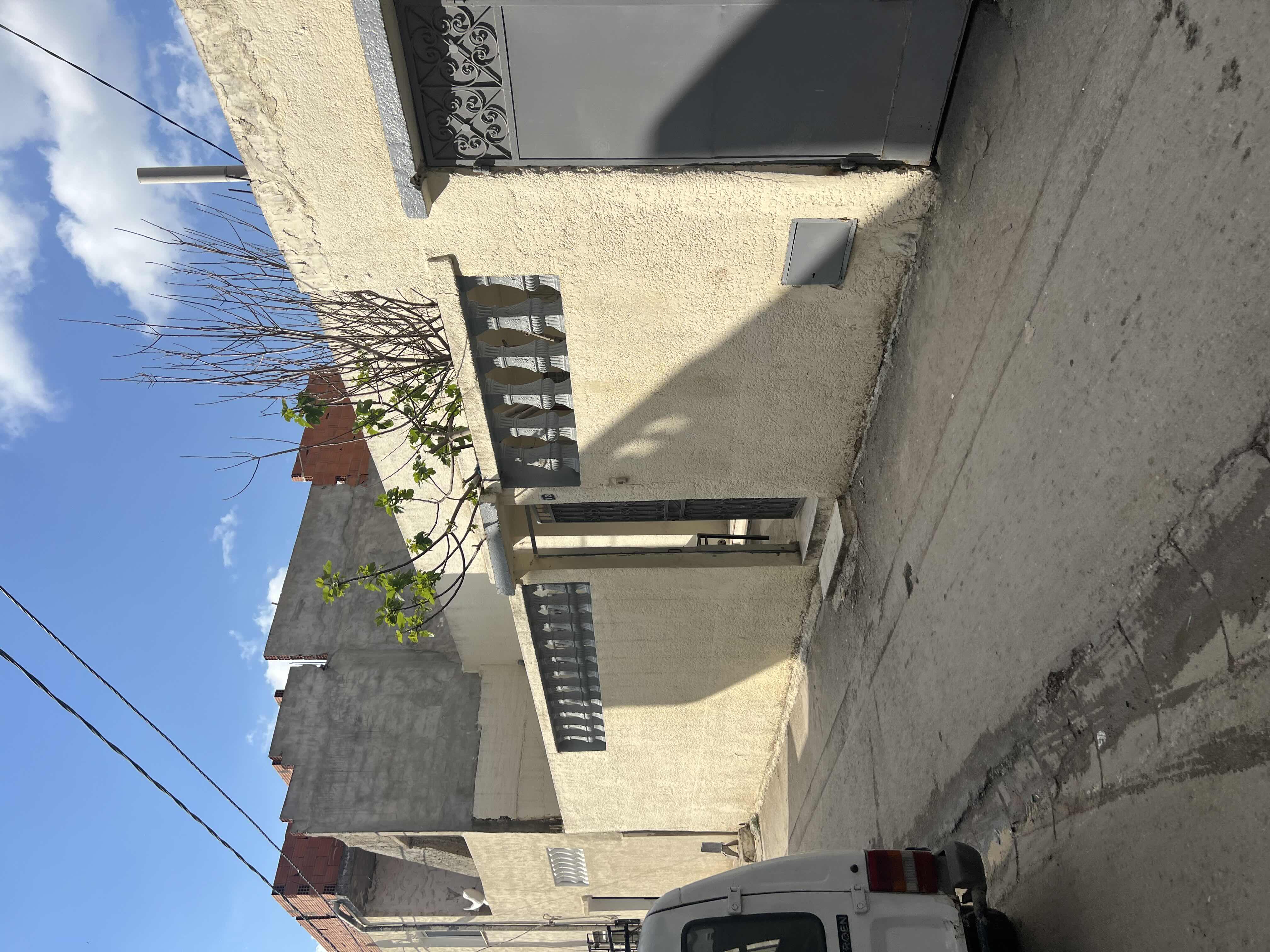Photo 1 of 5