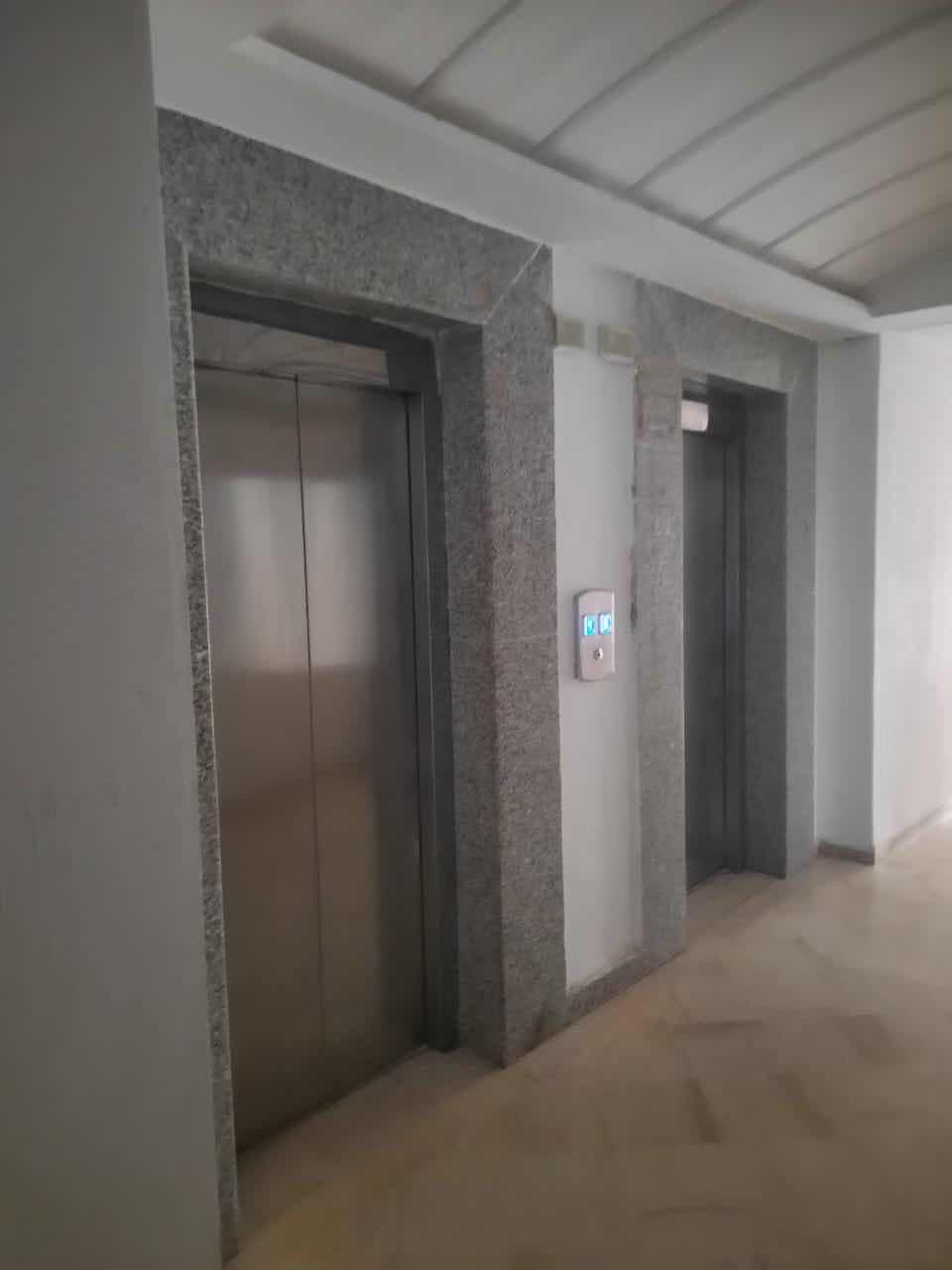 Photo 1 of 5